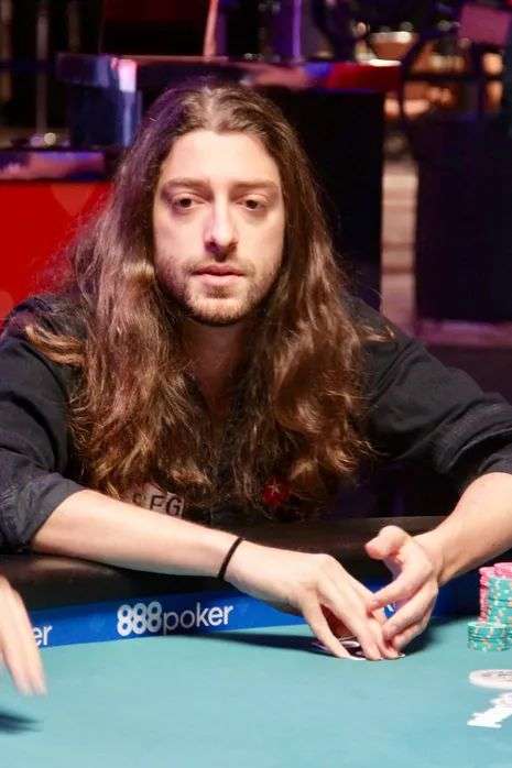 全球热议！排球场外八卦引关注