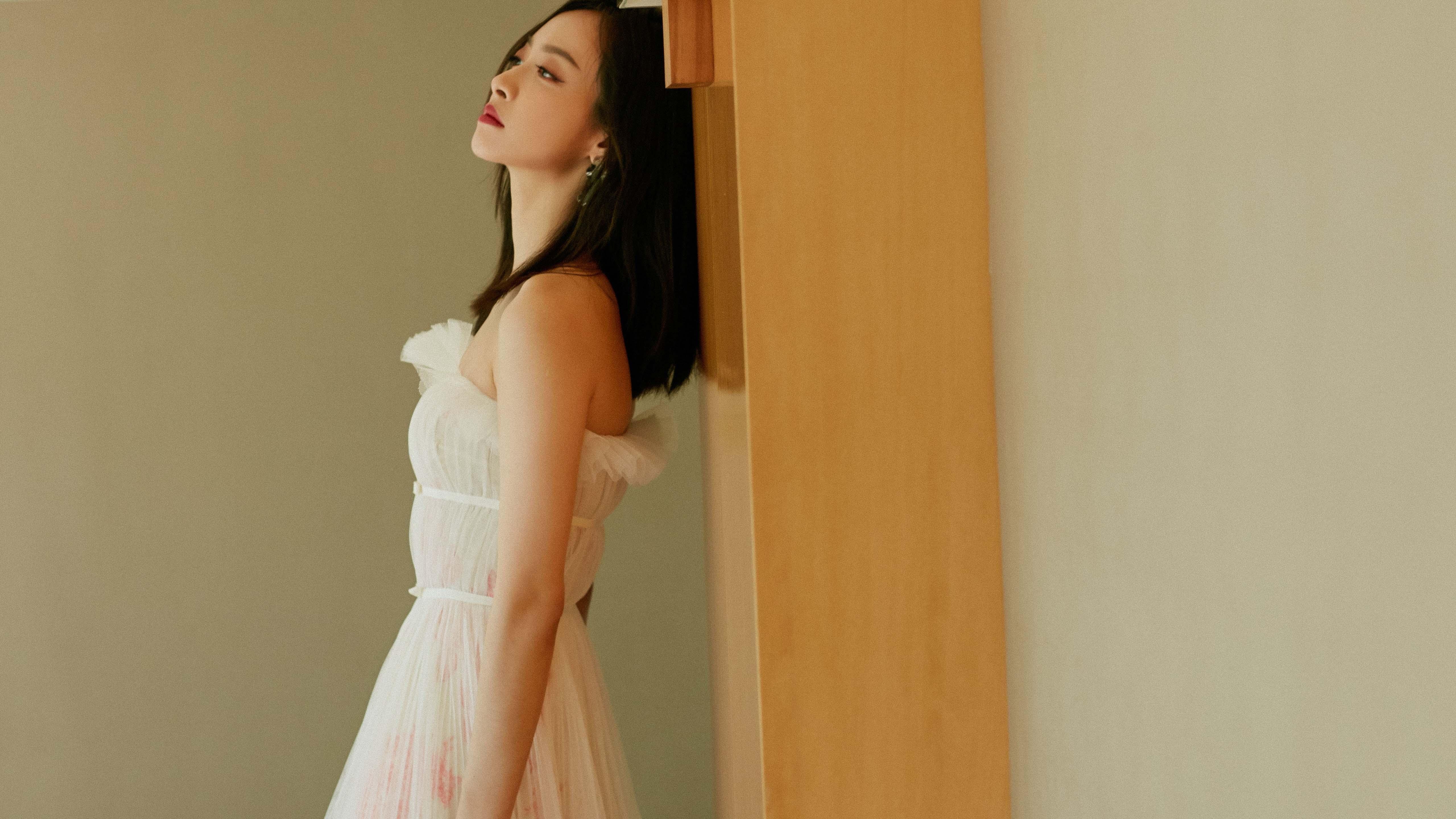 极速世界与绿茵场的算法围城,新赛季的命运,靠科技还是心跳?